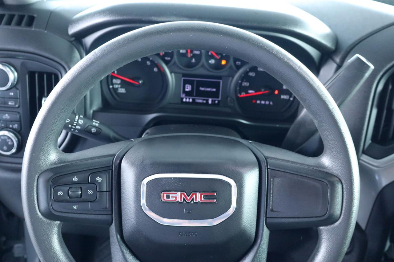 GMC Sierra 1500 4WD Crew Cab 147" Pro 2024
