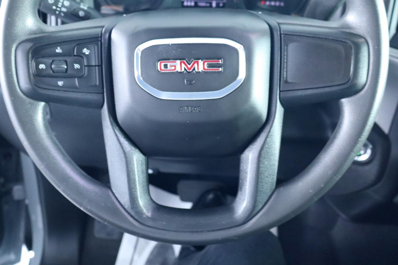 GMC Sierra 1500 4WD Crew Cab 147" Pro 2024