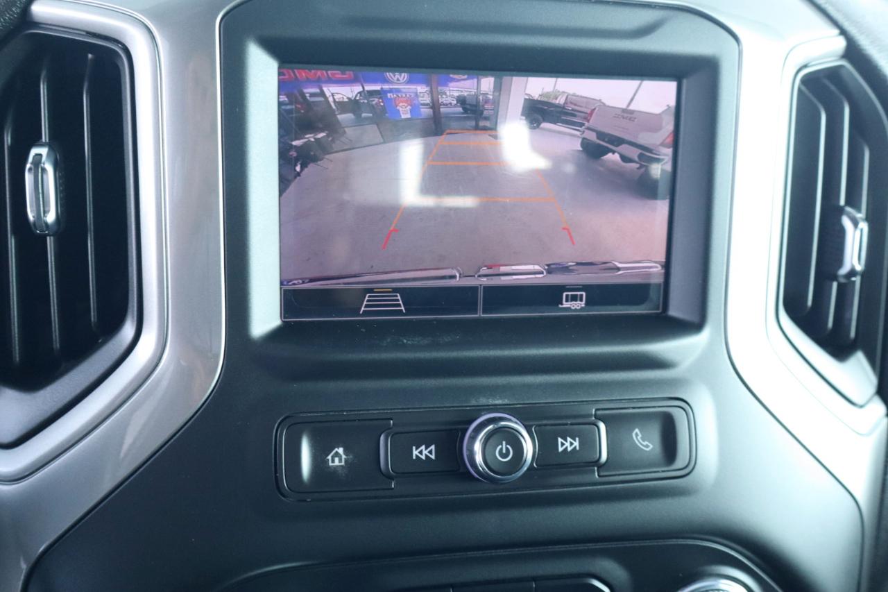 GMC Sierra 1500 4WD Crew Cab 147" Pro 2024