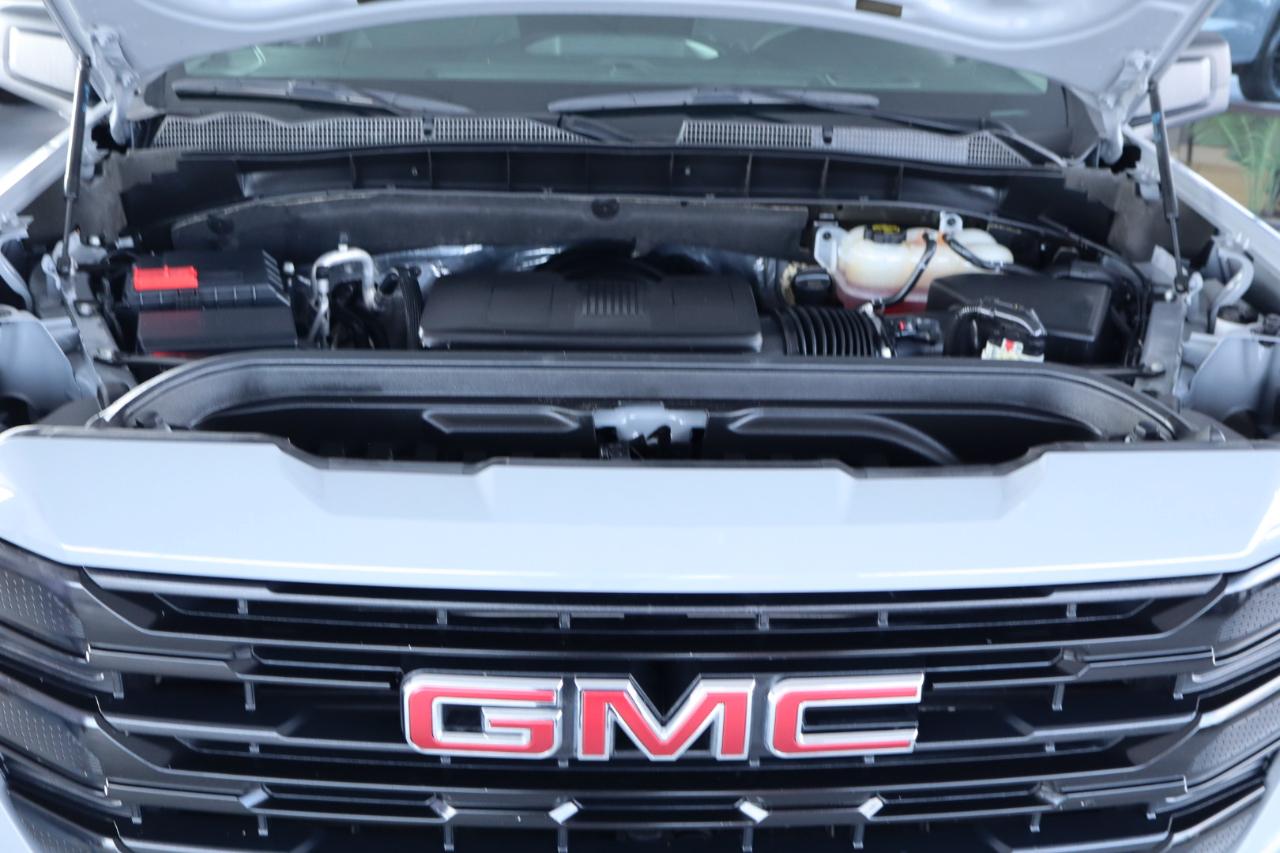 GMC Sierra 1500 4WD Crew Cab 147" Pro 2024