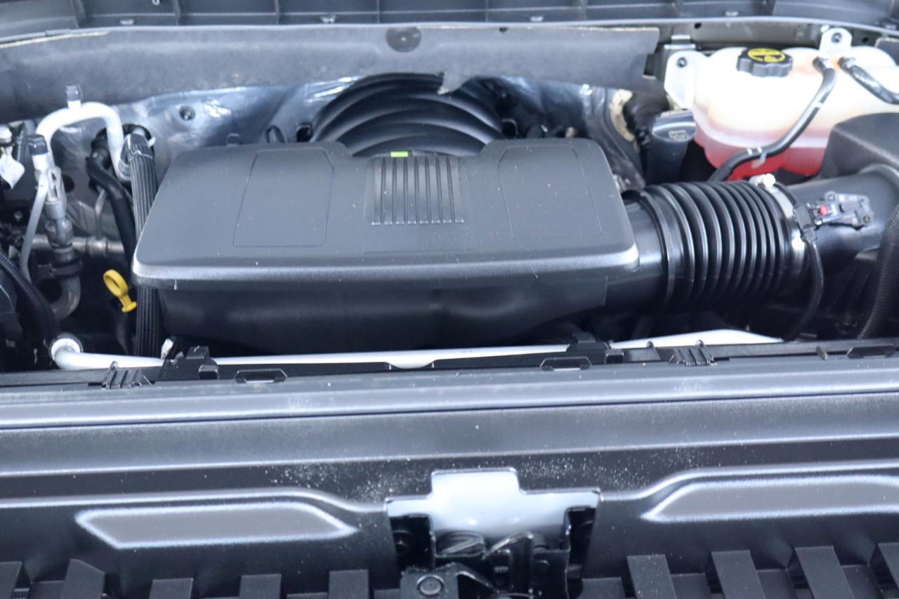 GMC Sierra 1500 4WD Crew Cab 147" Pro 2024
