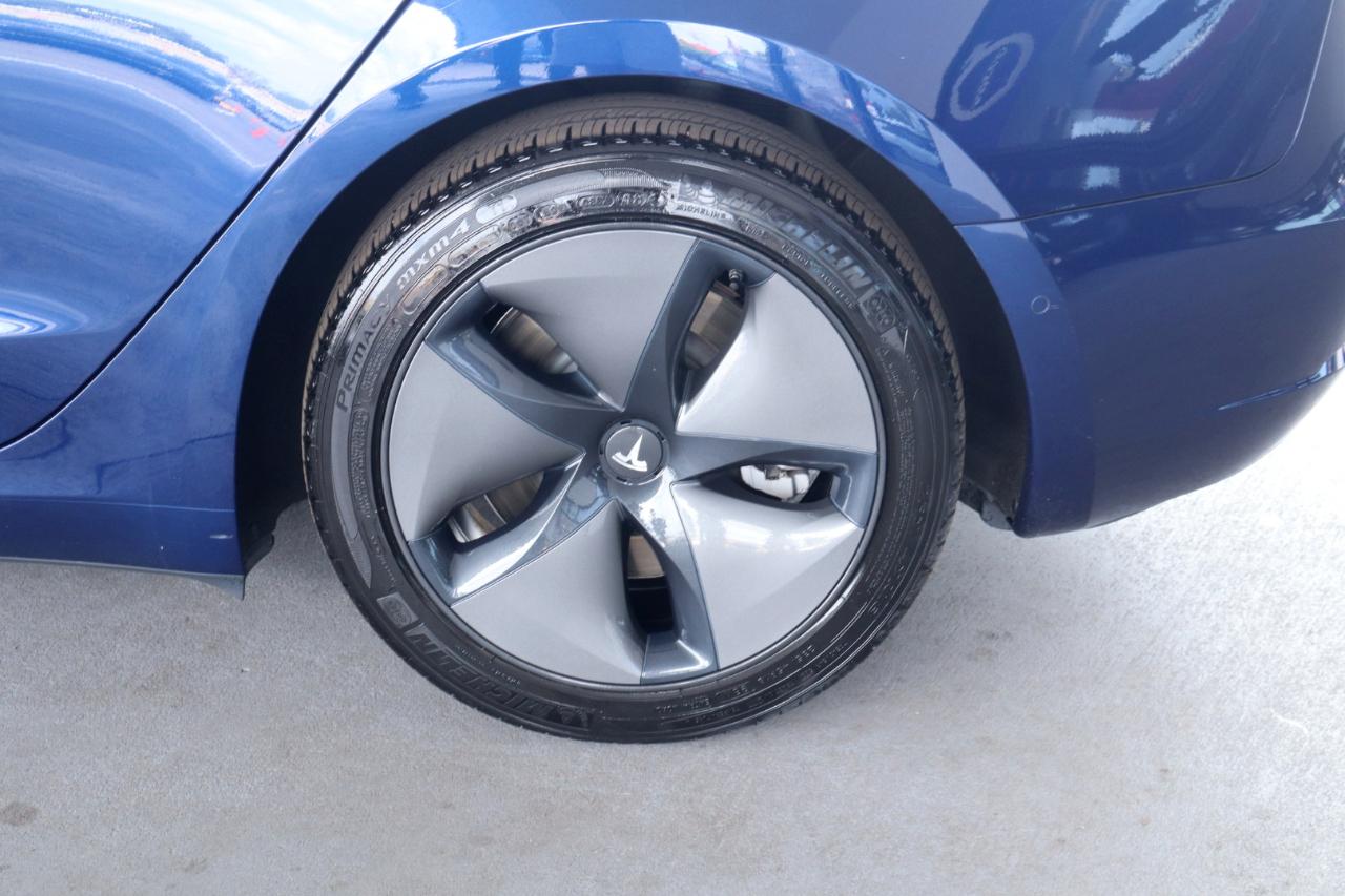Tesla Model 3 Mid Range Battery RWD 2018