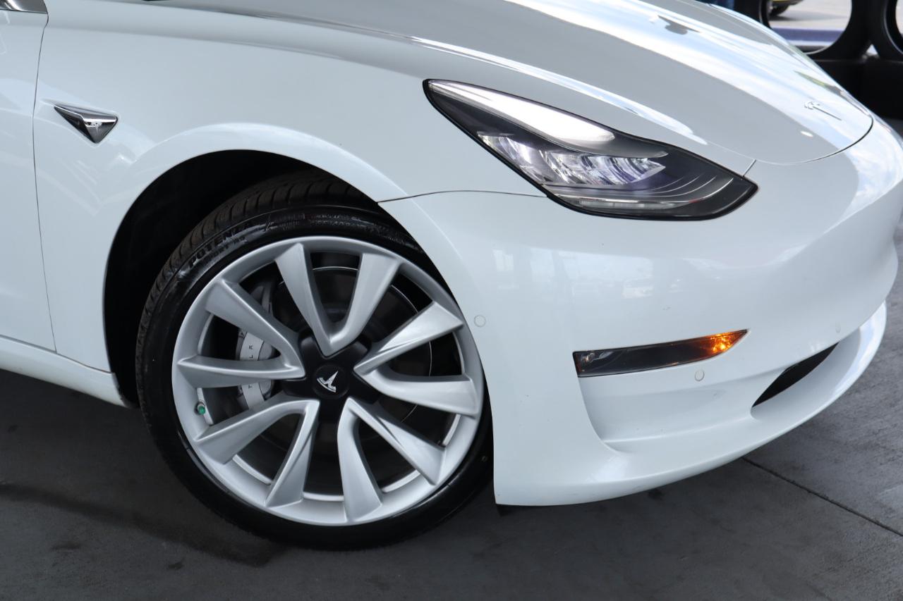 Tesla Model 3 Mid Range Battery RWD 2018