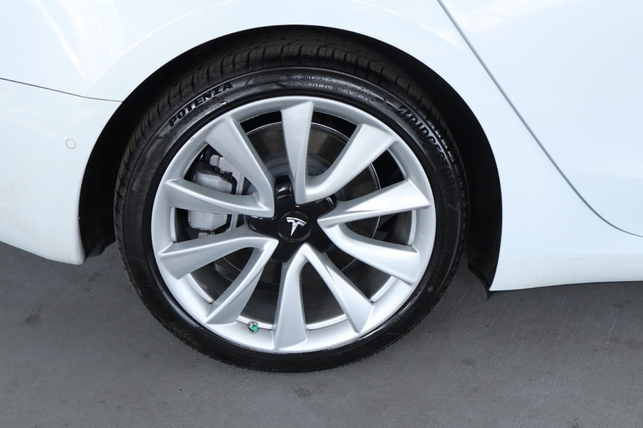 Tesla Model 3 Mid Range Battery RWD 2018