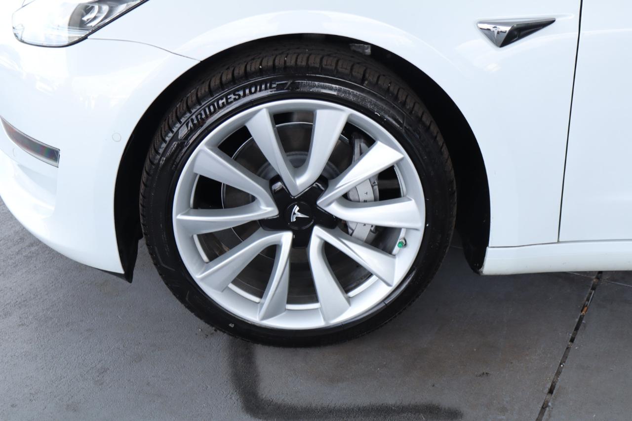 Tesla Model 3 Mid Range Battery RWD 2018