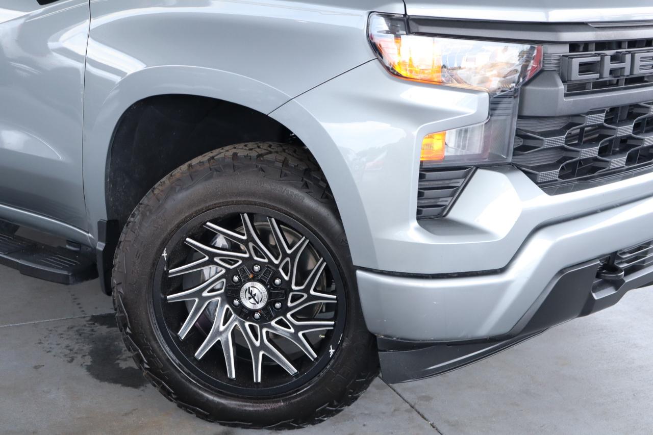 Chevrolet Silverado 1500 4WD Crew Cab 147" Custom 2023