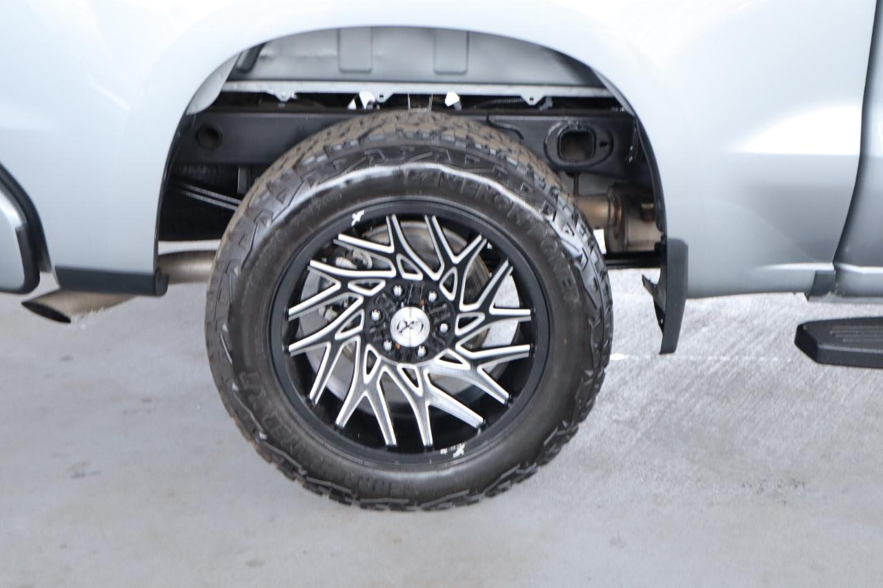 Chevrolet Silverado 1500 4WD Crew Cab 147" Custom 2023