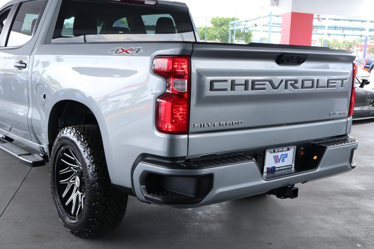 Chevrolet Silverado 1500 4WD Crew Cab 147" Custom 2023