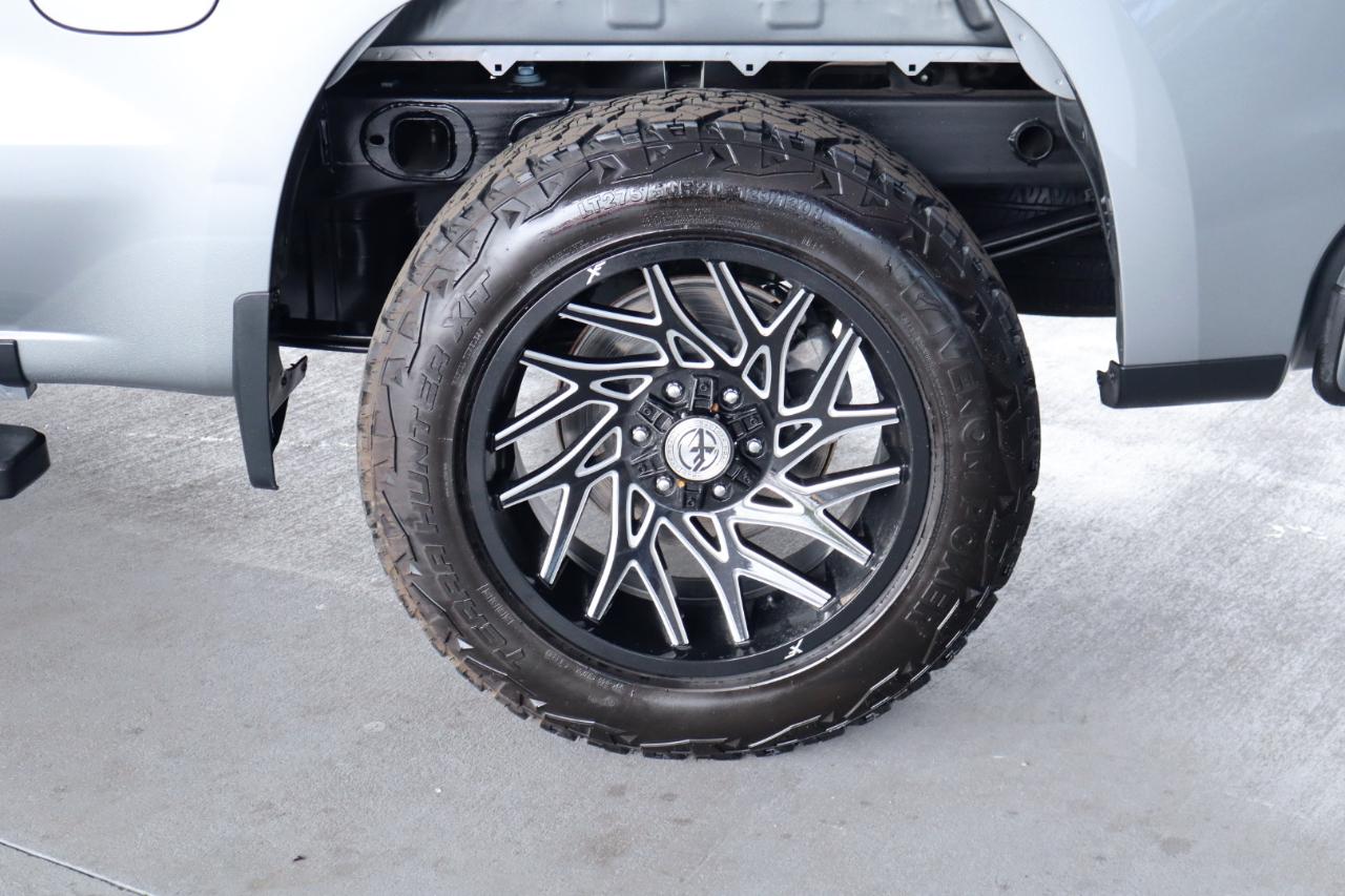 Chevrolet Silverado 1500 4WD Crew Cab 147" Custom 2023