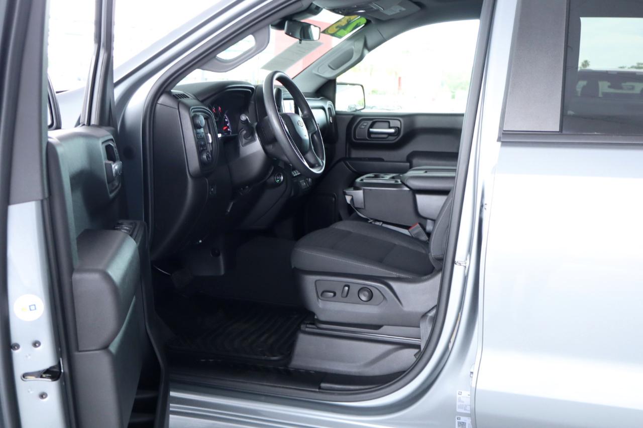 Chevrolet Silverado 1500 4WD Crew Cab 147" Custom 2023