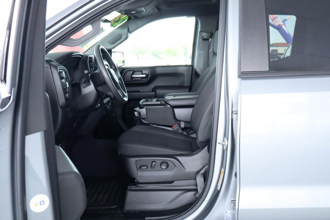 Chevrolet Silverado 1500 4WD Crew Cab 147" Custom 2023