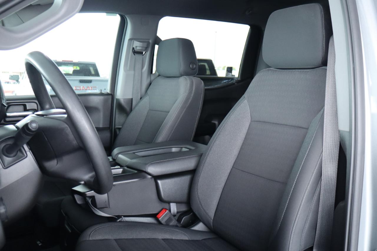 Chevrolet Silverado 1500 4WD Crew Cab 147" Custom 2023