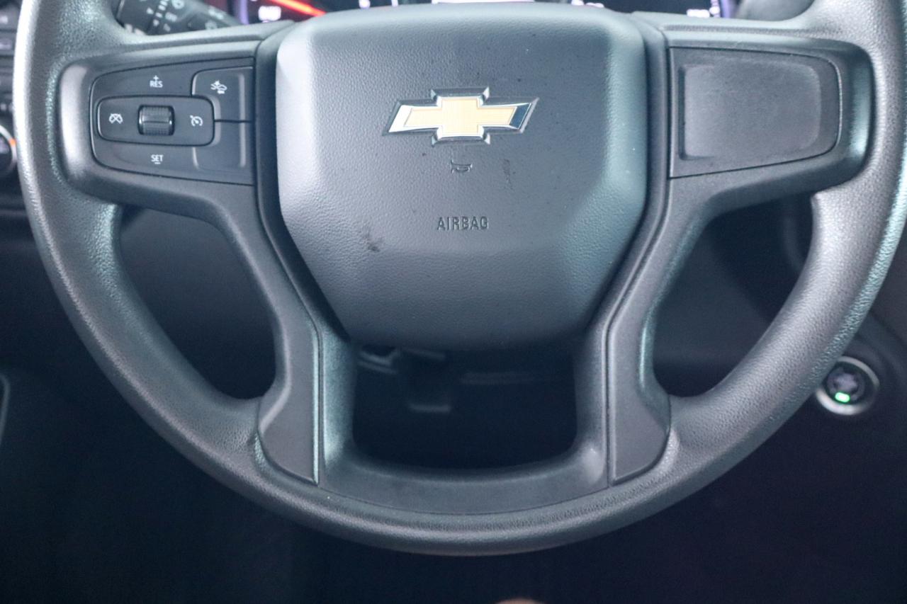 Chevrolet Silverado 1500 4WD Crew Cab 147" Custom 2023