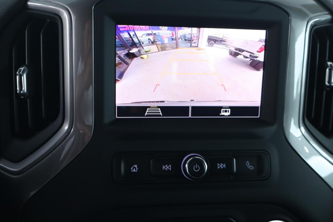 Chevrolet Silverado 1500 4WD Crew Cab 147" Custom 2023