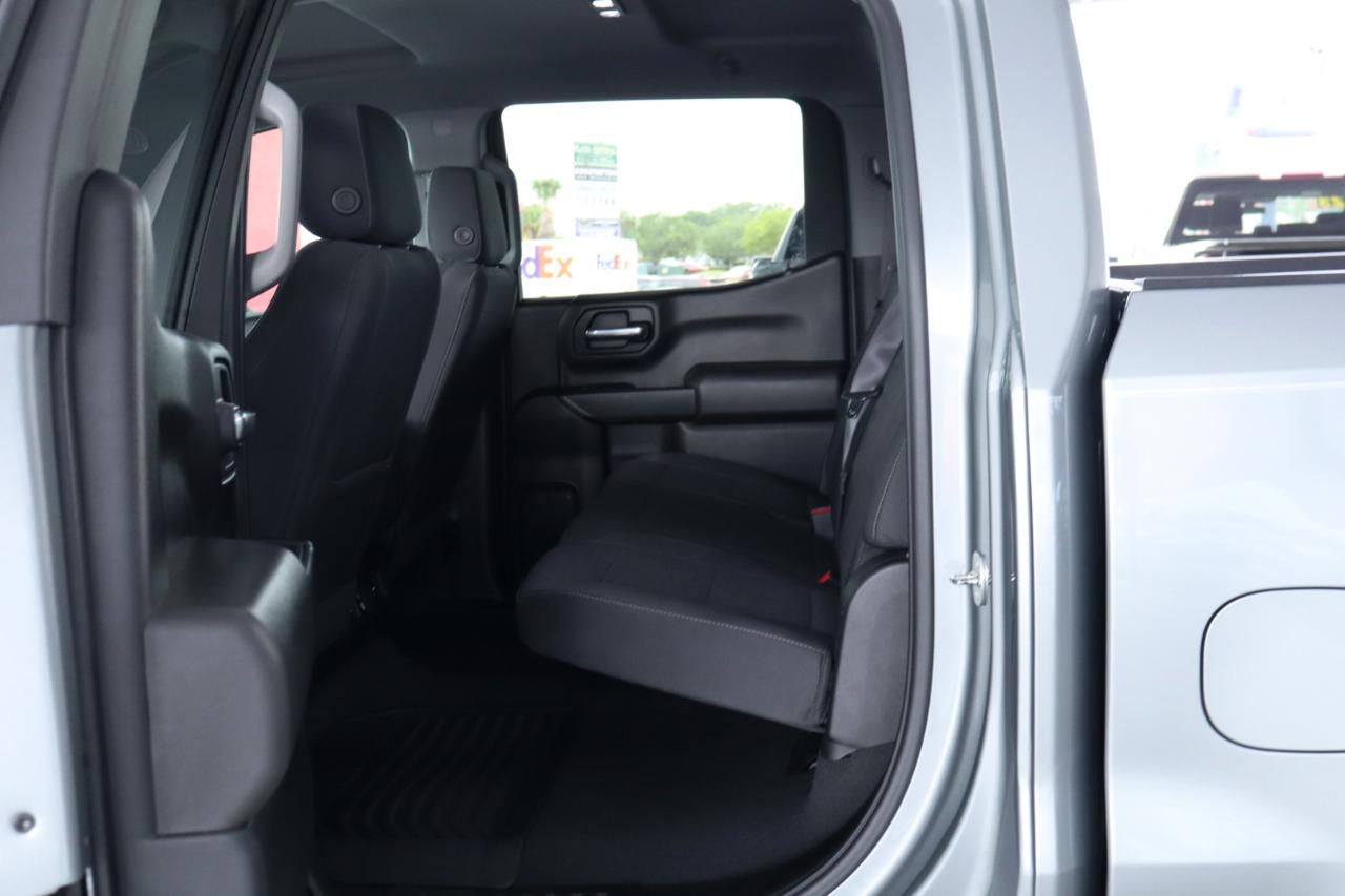 Chevrolet Silverado 1500 4WD Crew Cab 147" Custom 2023