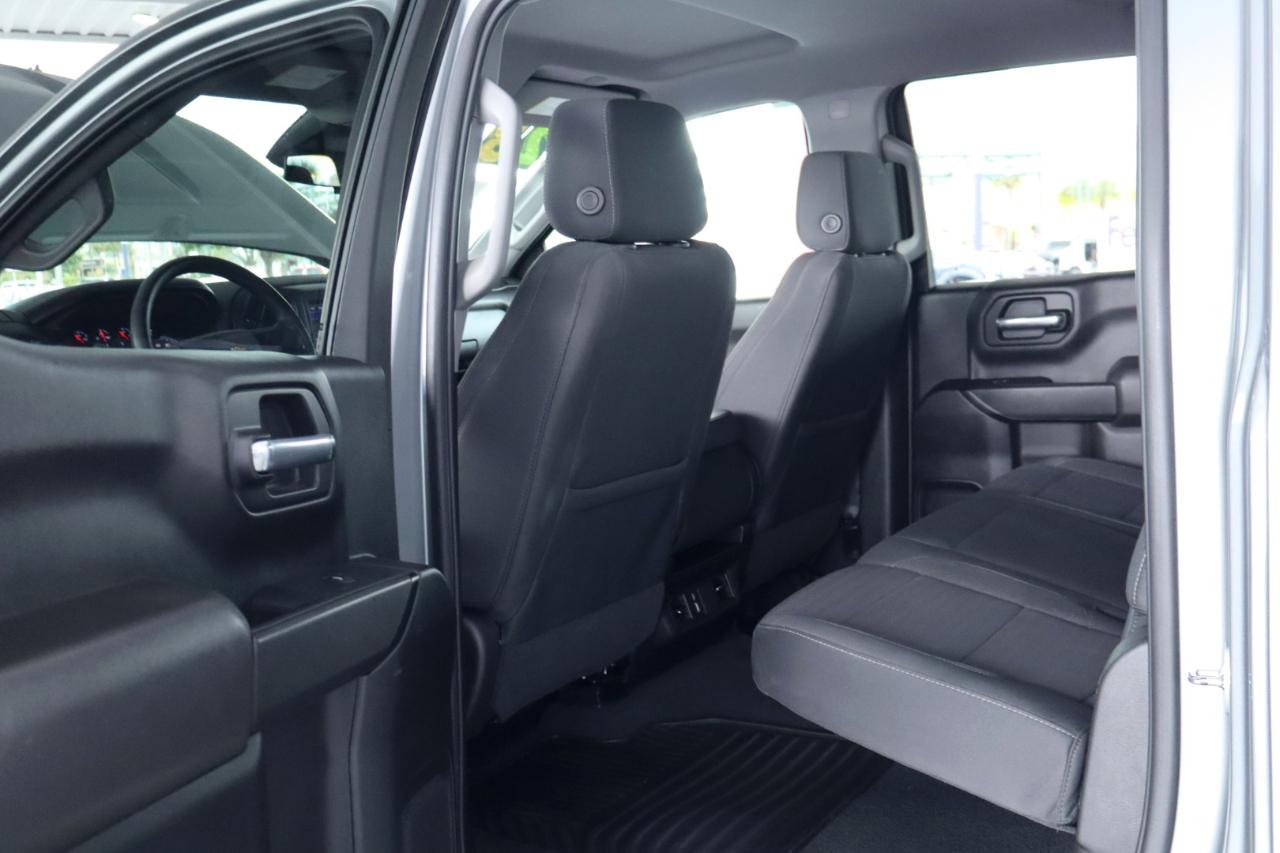 Chevrolet Silverado 1500 4WD Crew Cab 147" Custom 2023