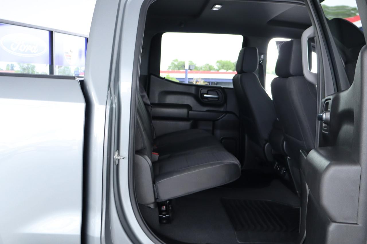 Chevrolet Silverado 1500 4WD Crew Cab 147" Custom 2023