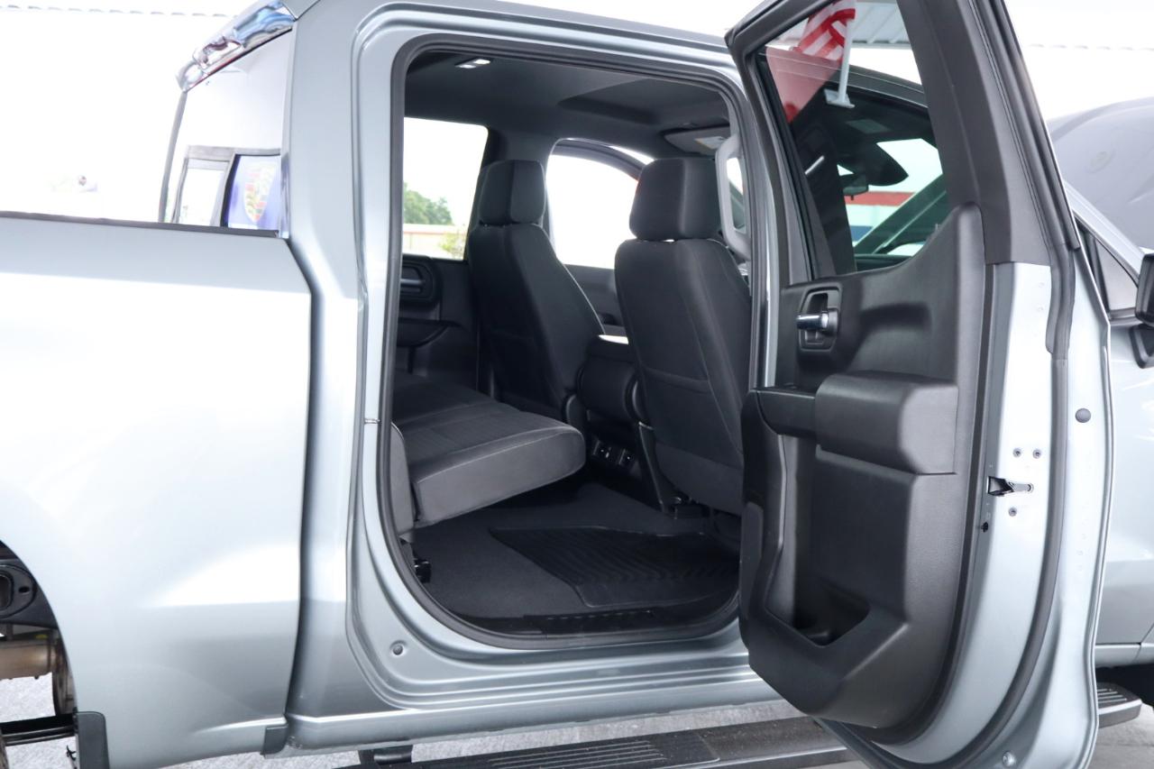 Chevrolet Silverado 1500 4WD Crew Cab 147" Custom 2023