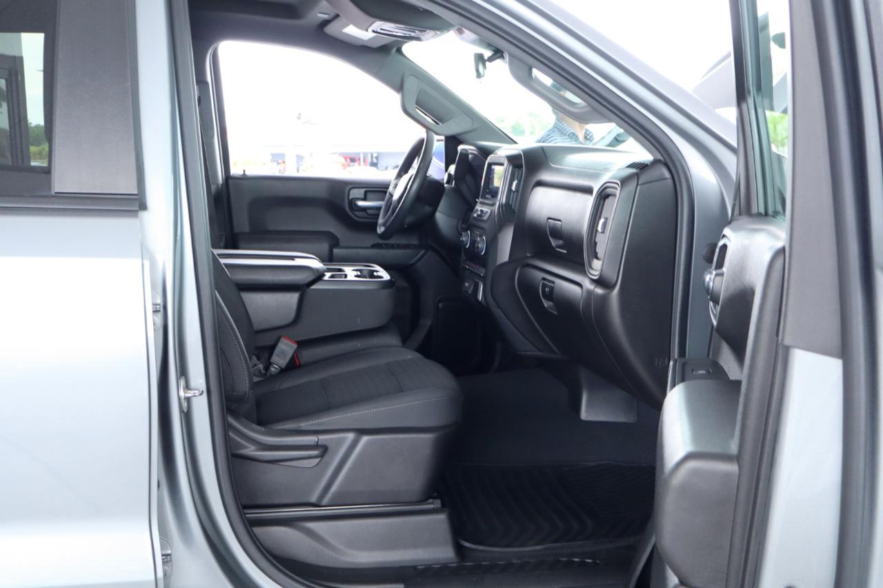 Chevrolet Silverado 1500 4WD Crew Cab 147" Custom 2023