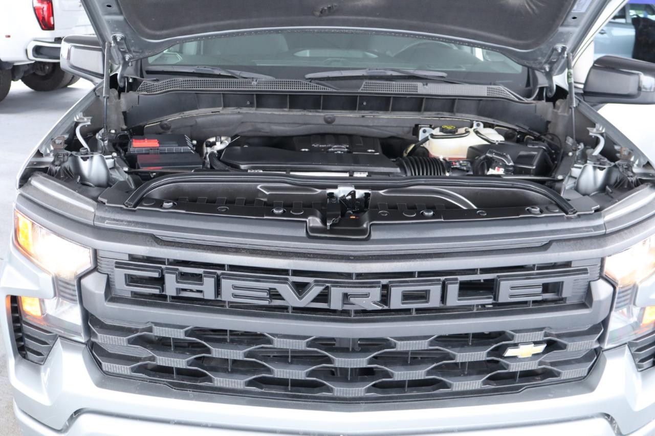 Chevrolet Silverado 1500 4WD Crew Cab 147" Custom 2023