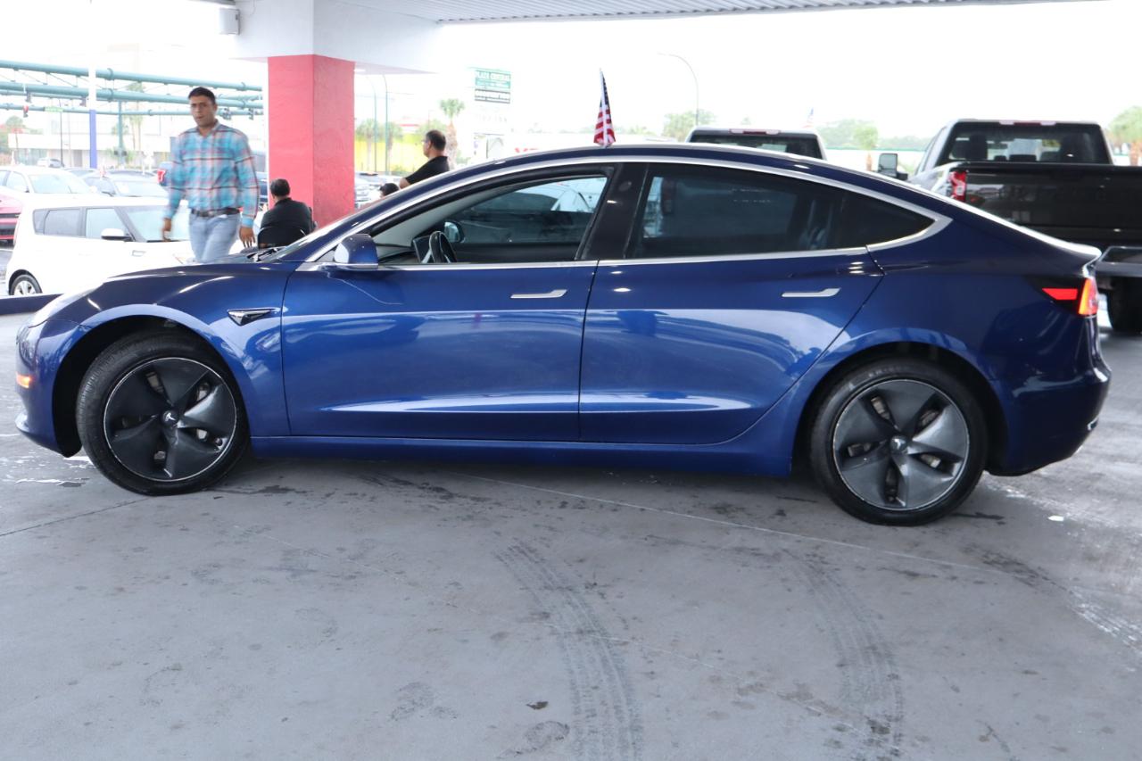 Tesla Model 3 Mid Range Battery RWD 2018