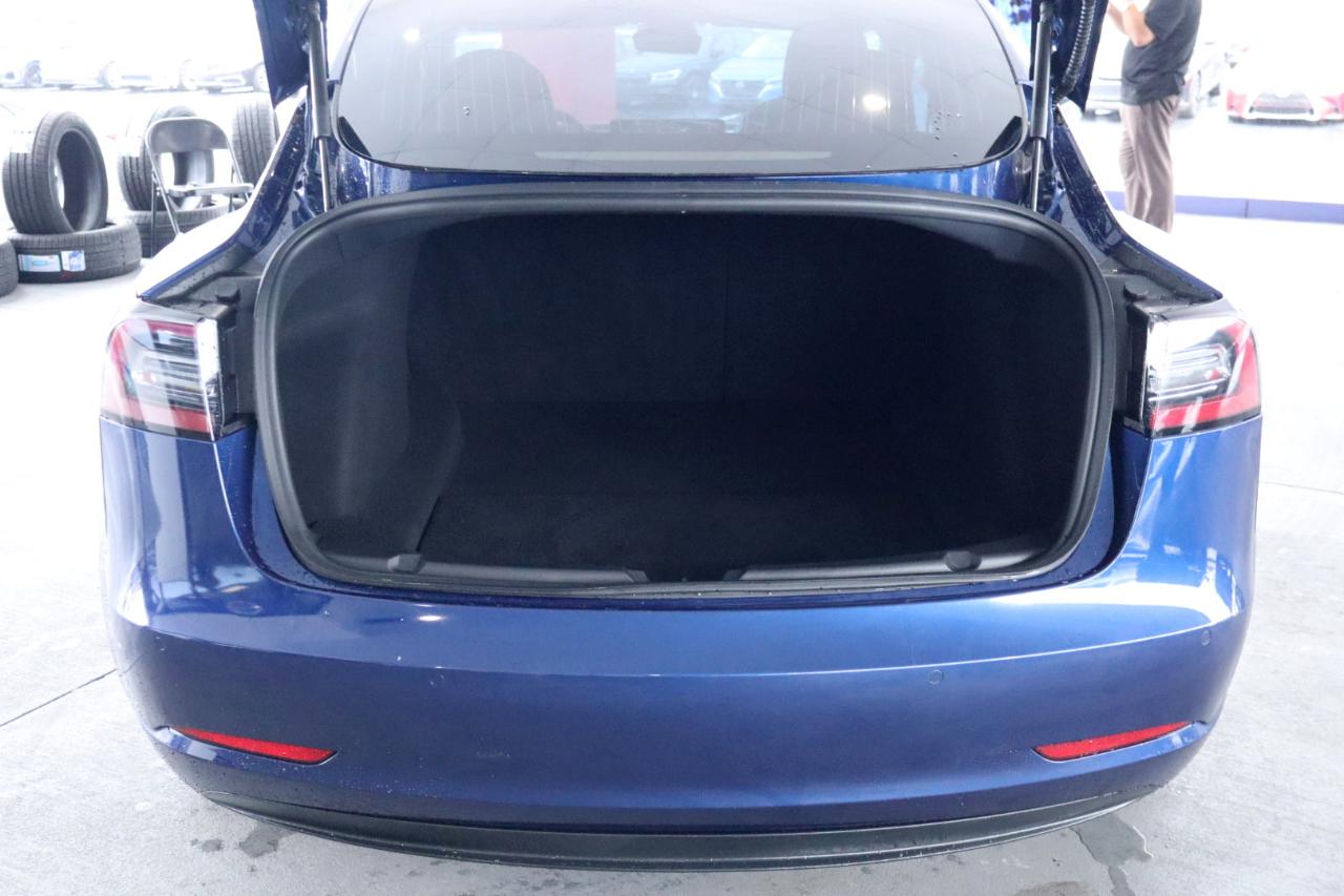 Tesla Model 3 Mid Range Battery RWD 2018
