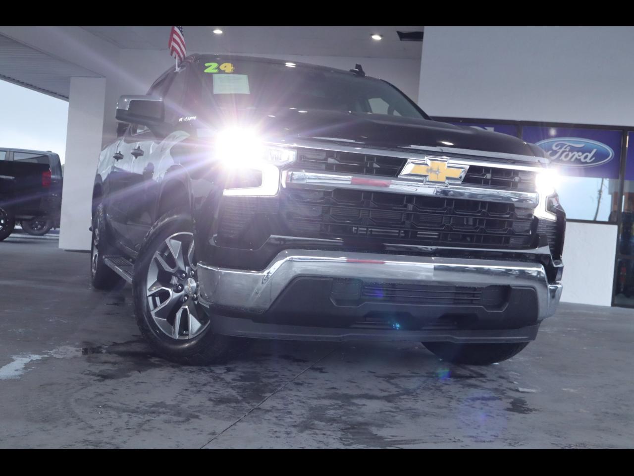 Chevrolet Silverado 1500 2WD Crew Cab 147" LT 2024