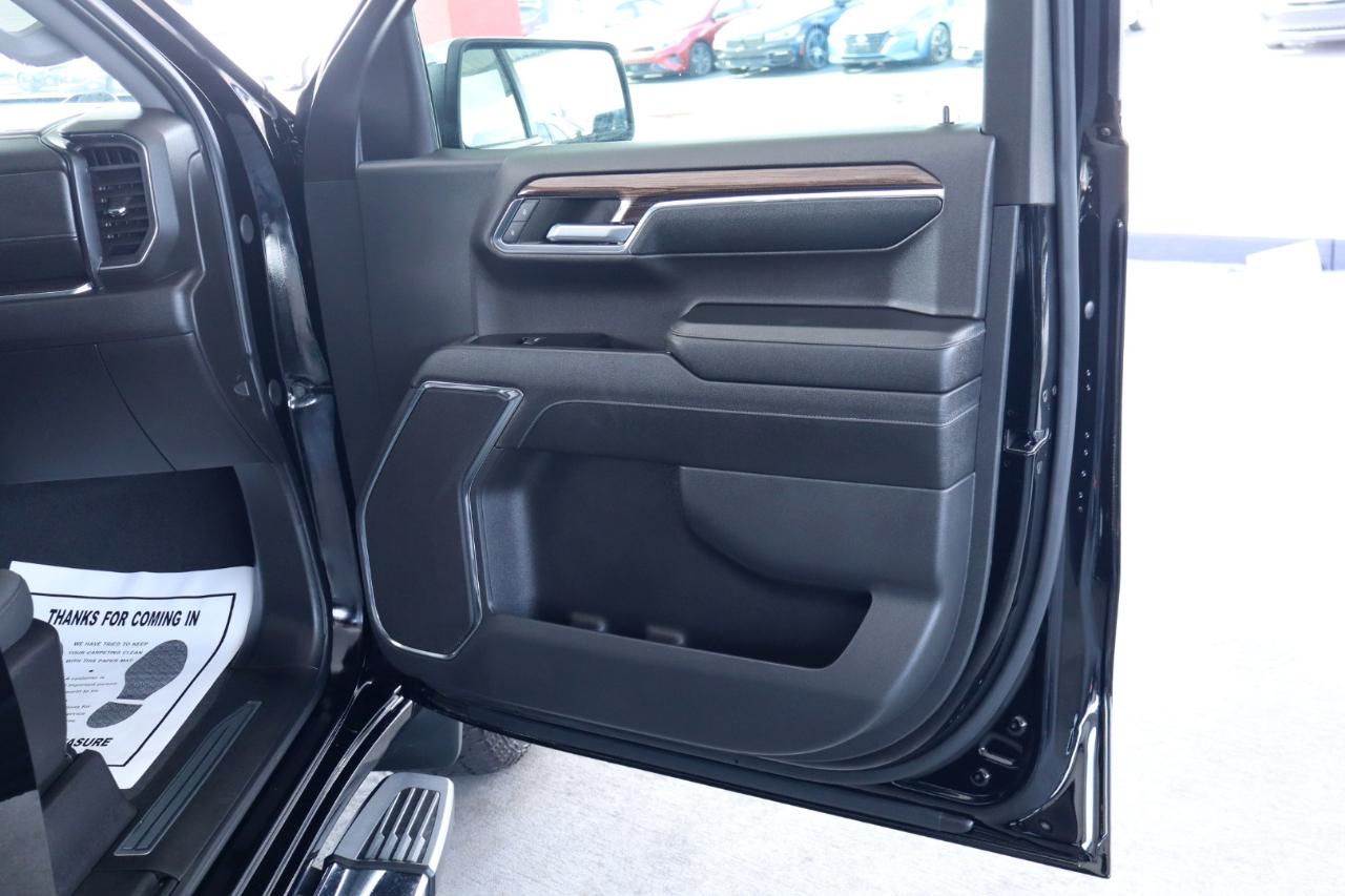 Chevrolet Silverado 1500 2WD Crew Cab 147" LT 2024