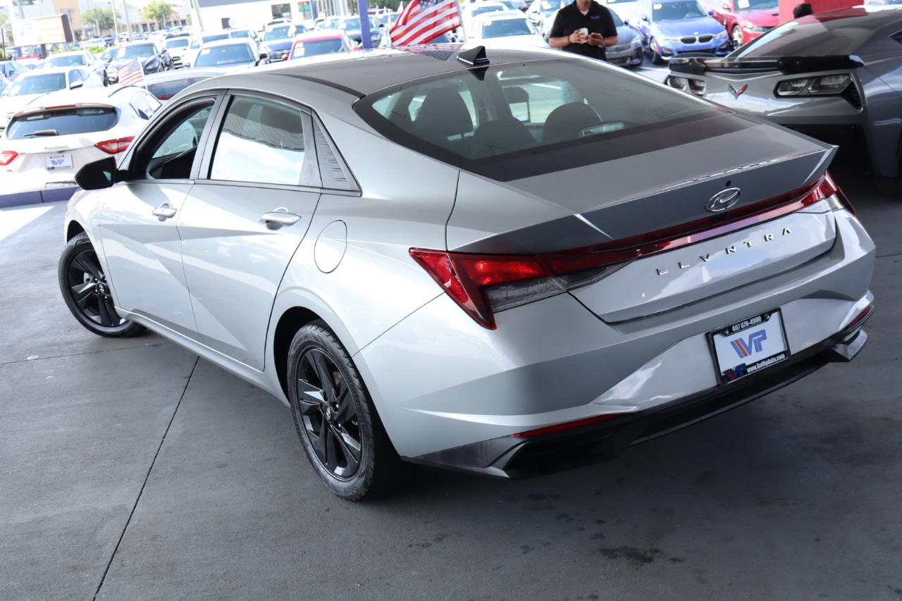 Hyundai Elantra SEL IVT 2023