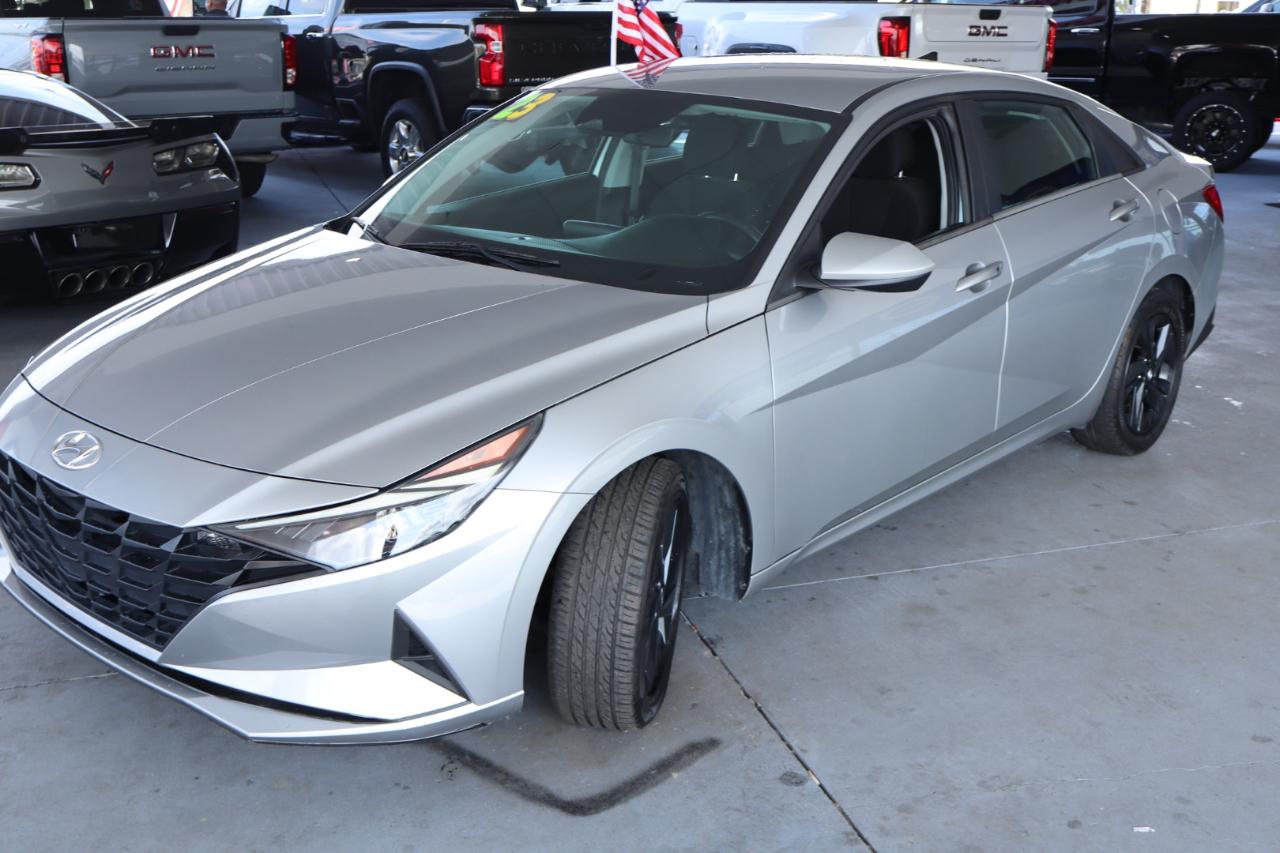 Hyundai Elantra SEL IVT 2023