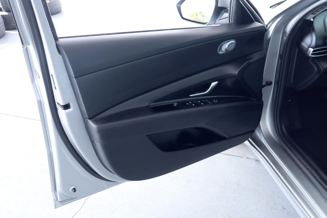 Hyundai Elantra SEL IVT 2023