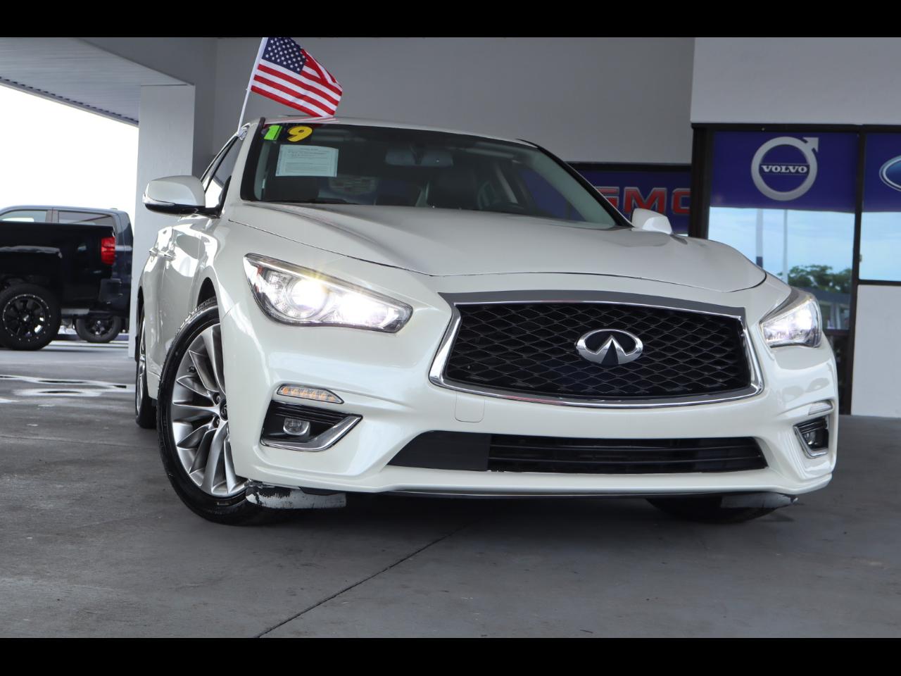 Infiniti Q50 3.0t LUXE RWD 2019