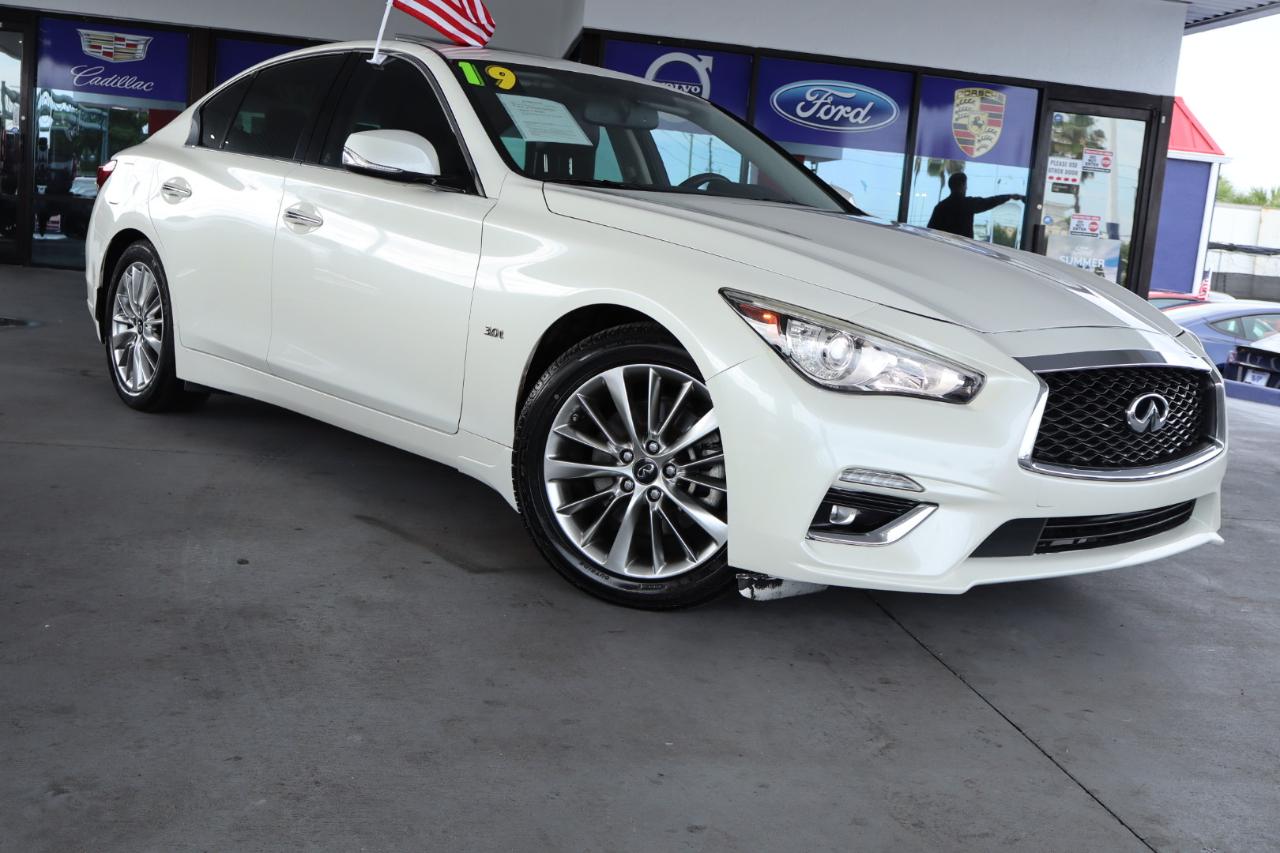 Infiniti Q50 3.0t LUXE RWD 2019