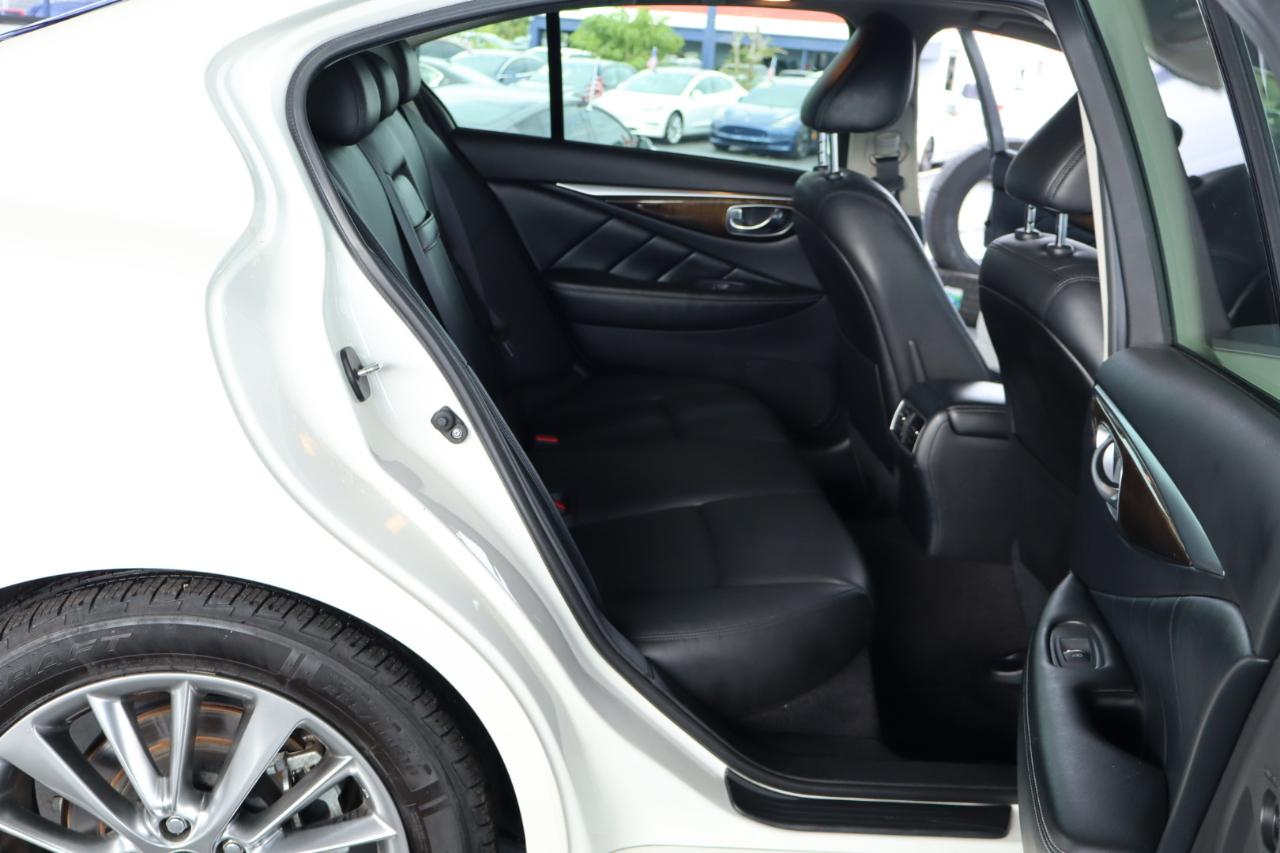 Infiniti Q50 3.0t LUXE RWD 2019