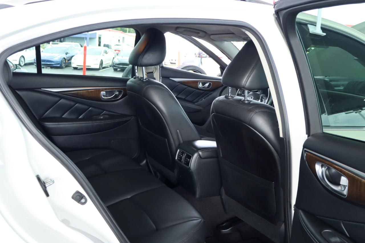 Infiniti Q50 3.0t LUXE RWD 2019