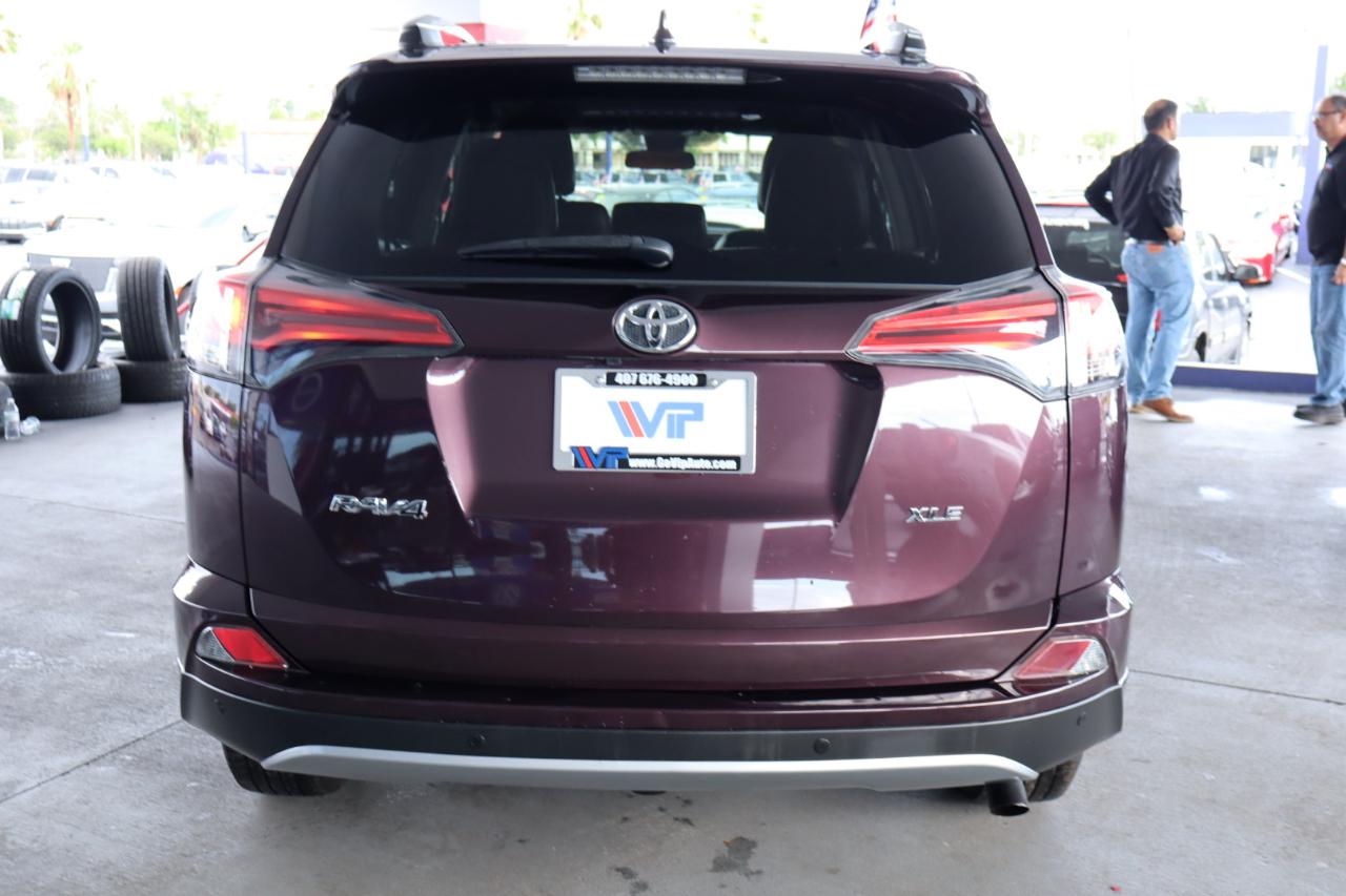 Toyota RAV4 XLE Premium FWD (Natl) 2018