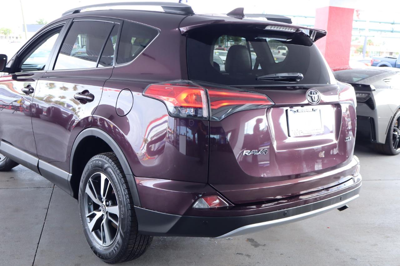 Toyota RAV4 XLE Premium FWD (Natl) 2018