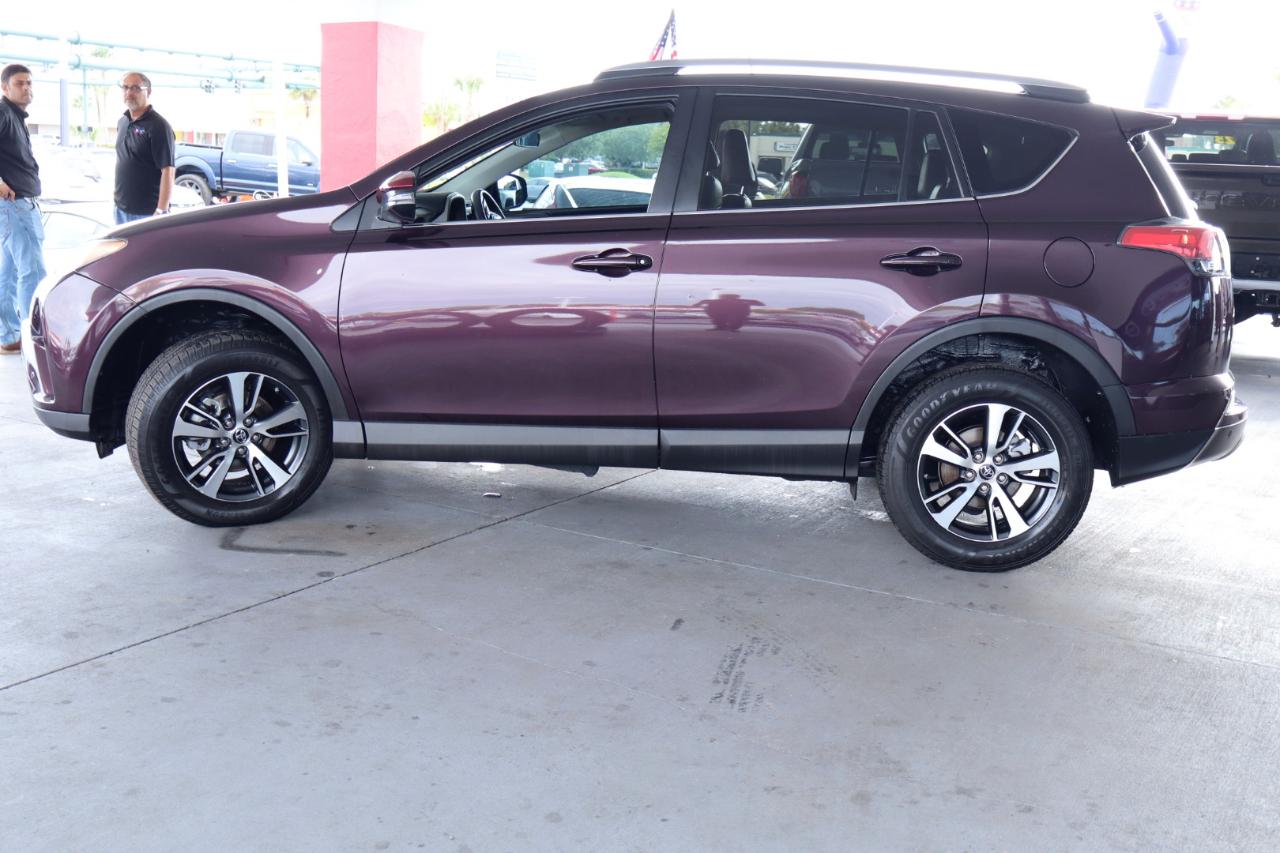 Toyota RAV4 XLE Premium FWD (Natl) 2018