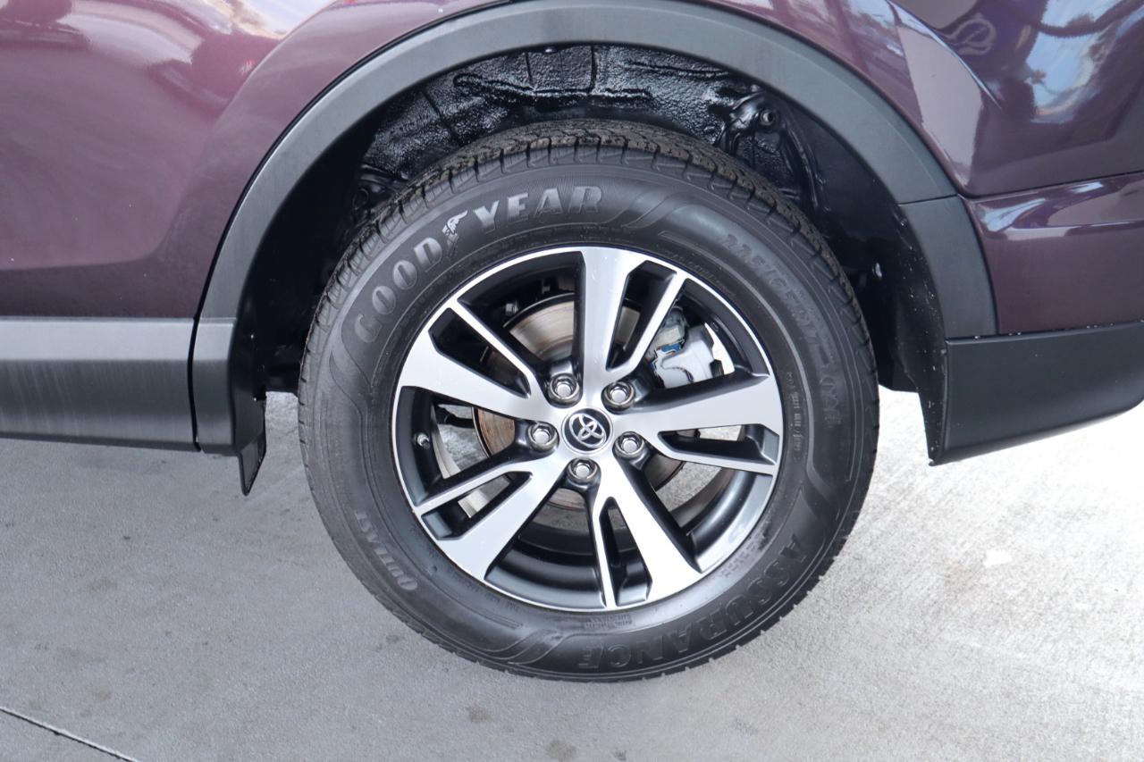 Toyota RAV4 XLE Premium FWD (Natl) 2018