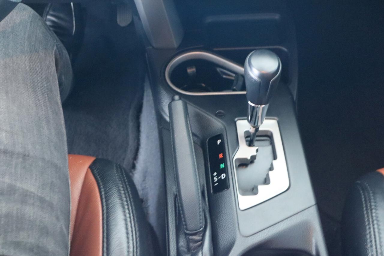 Toyota RAV4 XLE Premium FWD (Natl) 2018