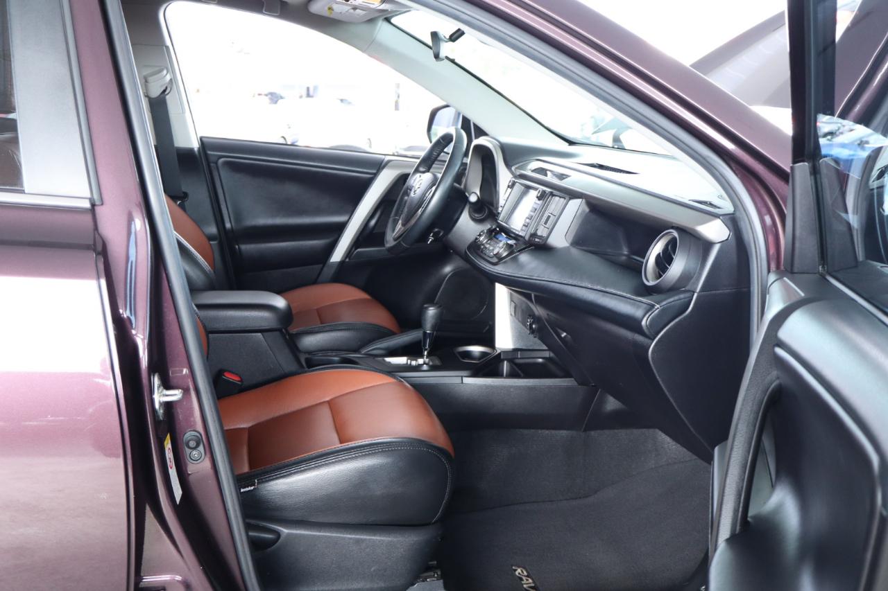 Toyota RAV4 XLE Premium FWD (Natl) 2018