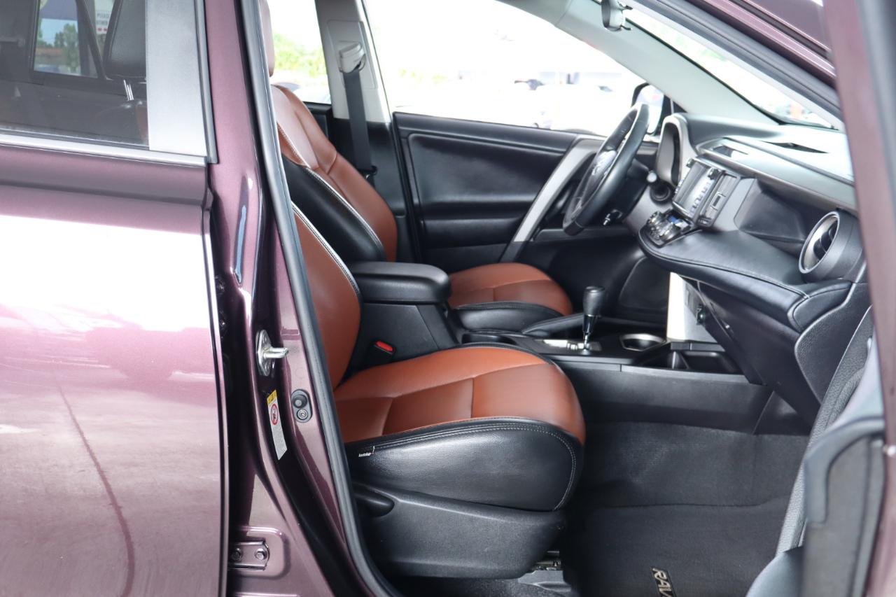 Toyota RAV4 XLE Premium FWD (Natl) 2018