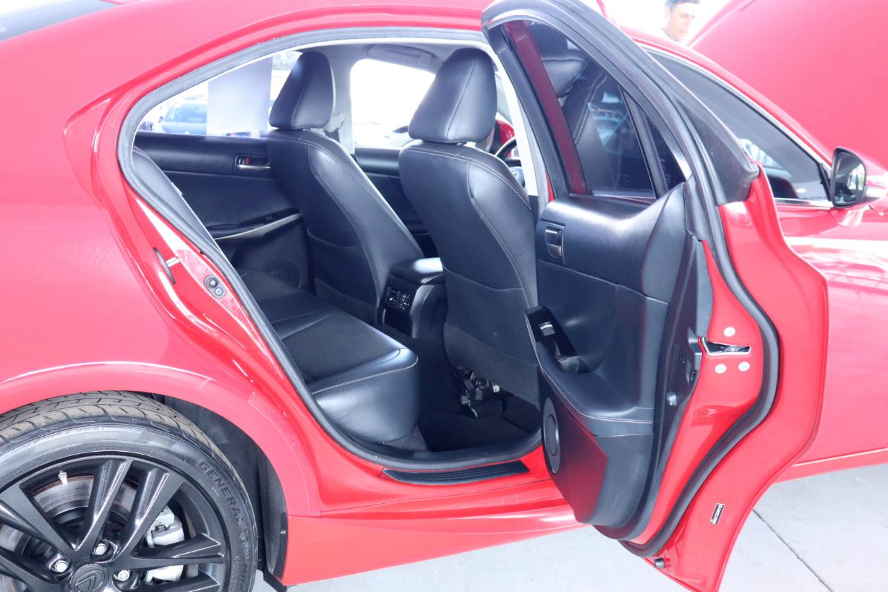 Lexus IS IS 300 RWD 2018