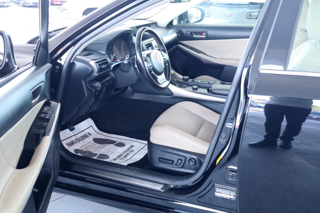 Lexus IS IS 300 RWD 2020