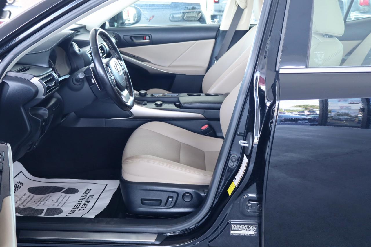 Lexus IS IS 300 RWD 2020