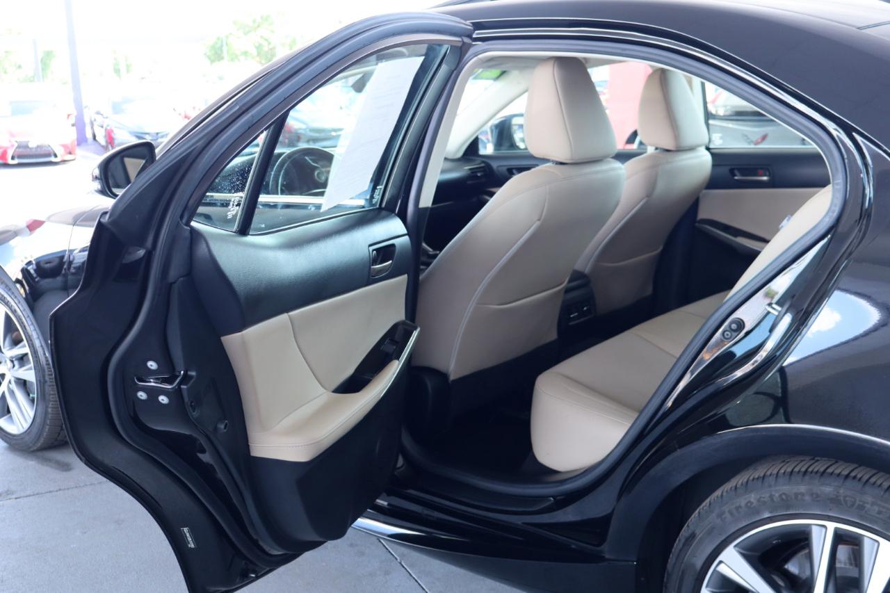 Lexus IS IS 300 RWD 2020