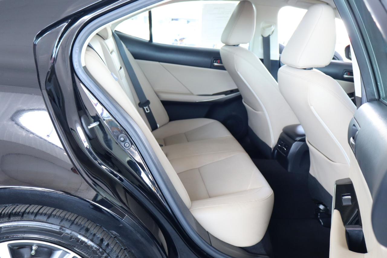 Lexus IS IS 300 RWD 2020