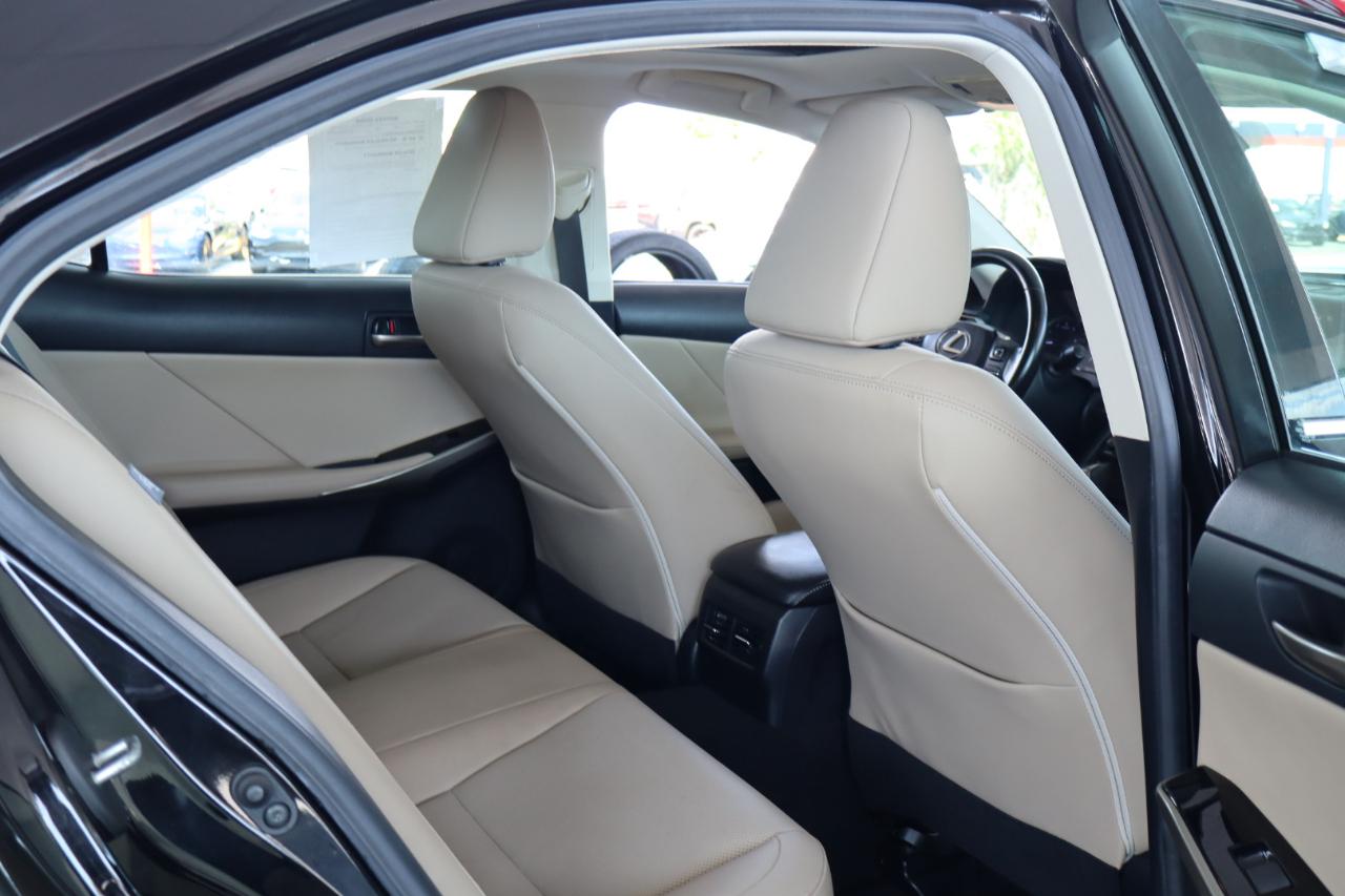 Lexus IS IS 300 RWD 2020