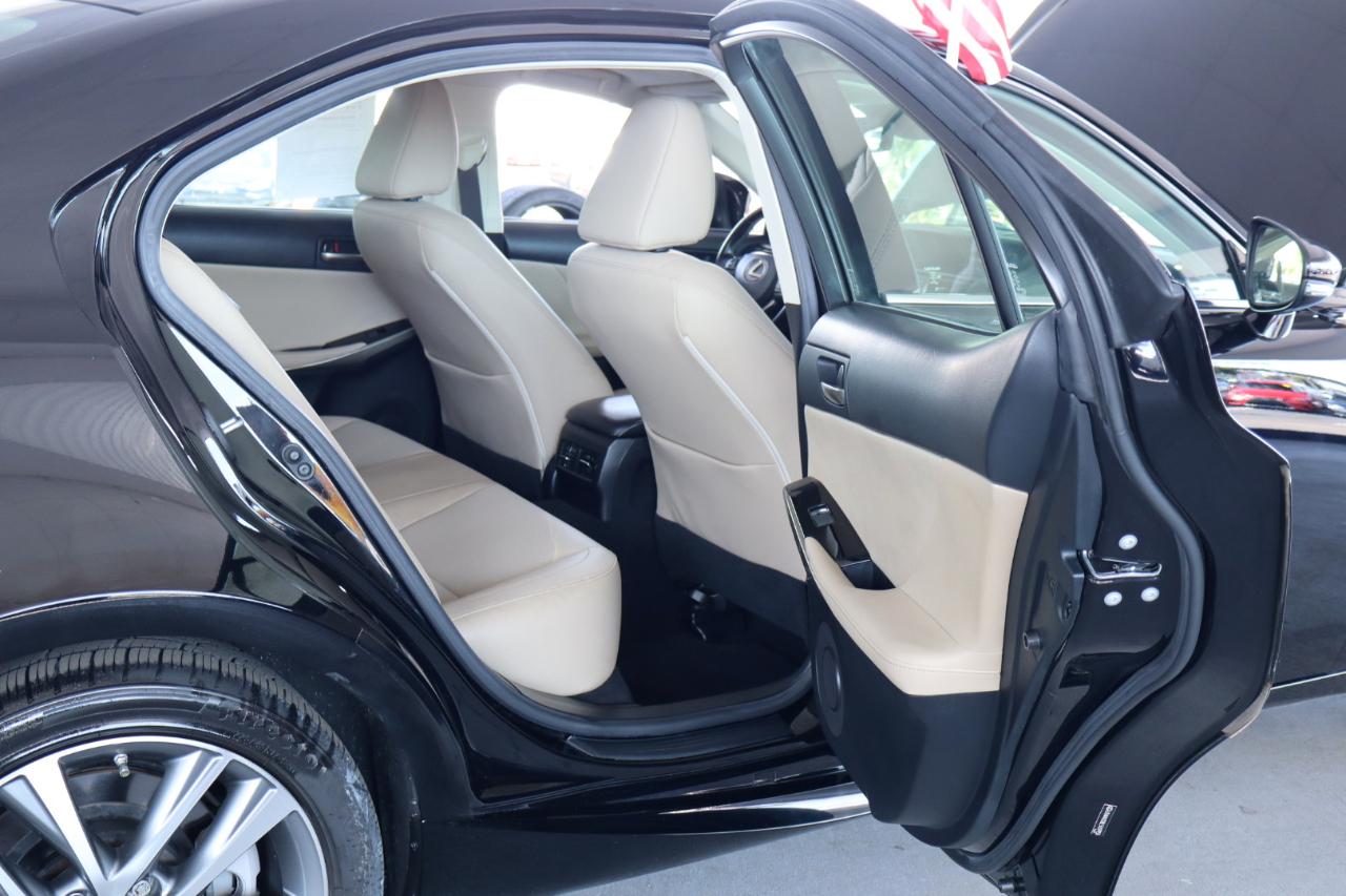 Lexus IS IS 300 RWD 2020