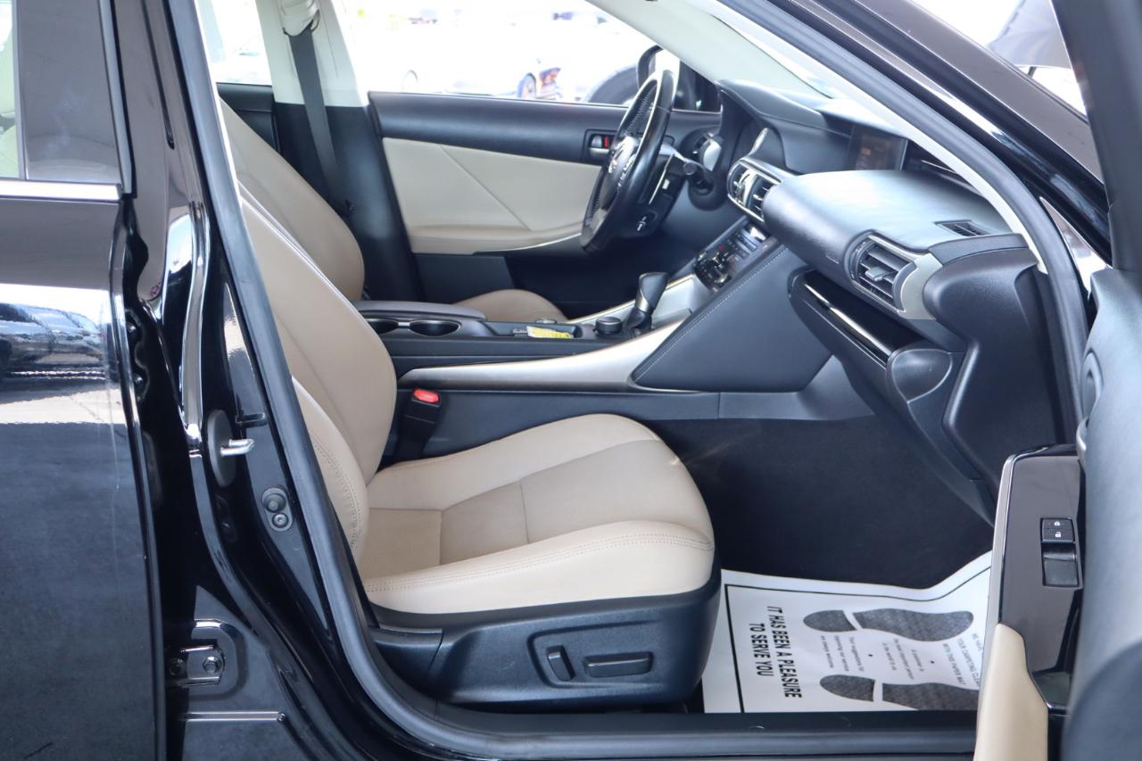 Lexus IS IS 300 RWD 2020